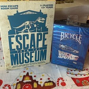 NEW 2 PIECE SET 1 MINI ESCAPE ROOM GAME 1 PLAYING CARDS SET UNISEX
